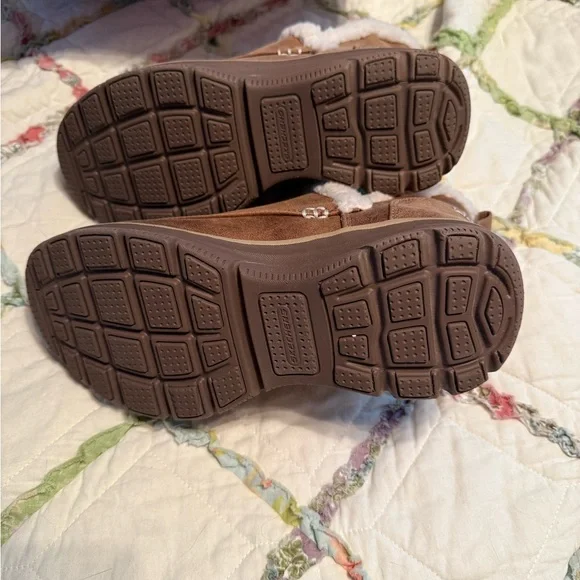 Skechers Brown Faux Fur Lined Boots - Picture 10 of 10